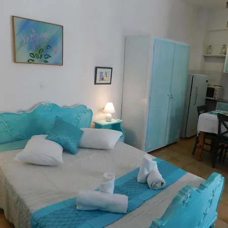 Apartment Yacht Front - Back Yard - No 7 Chora (Ios)