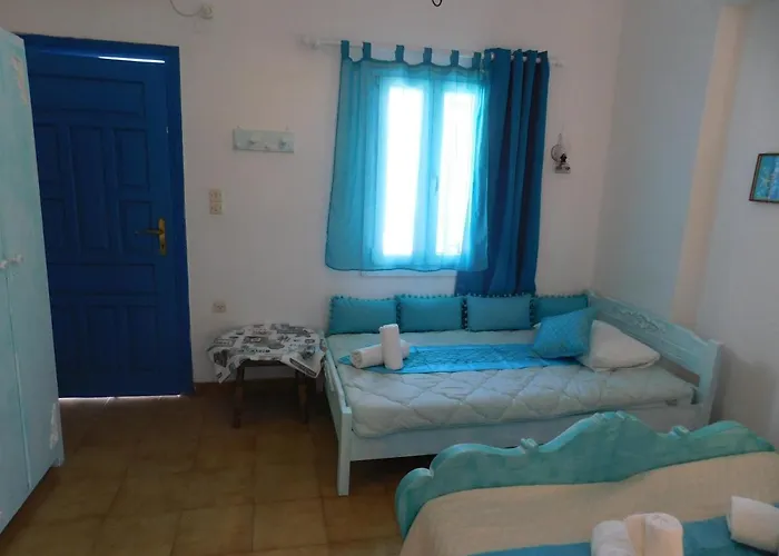 Yacht Front - Back Yard - No 7 Lägenhet