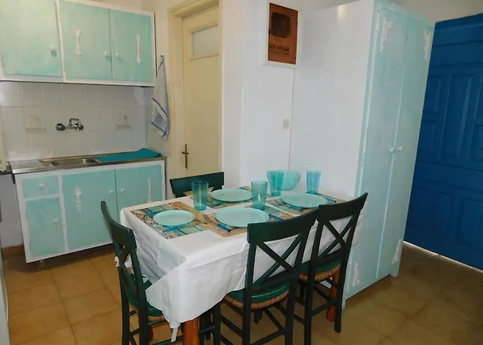 Yacht Front - Back Yard - No 7